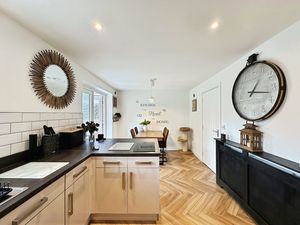 Photo 14- click for photo gallery